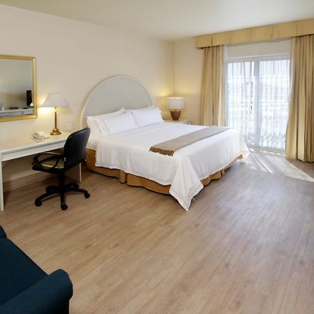 Holiday Inn Express Torreon By Ihg Экстерьер фото