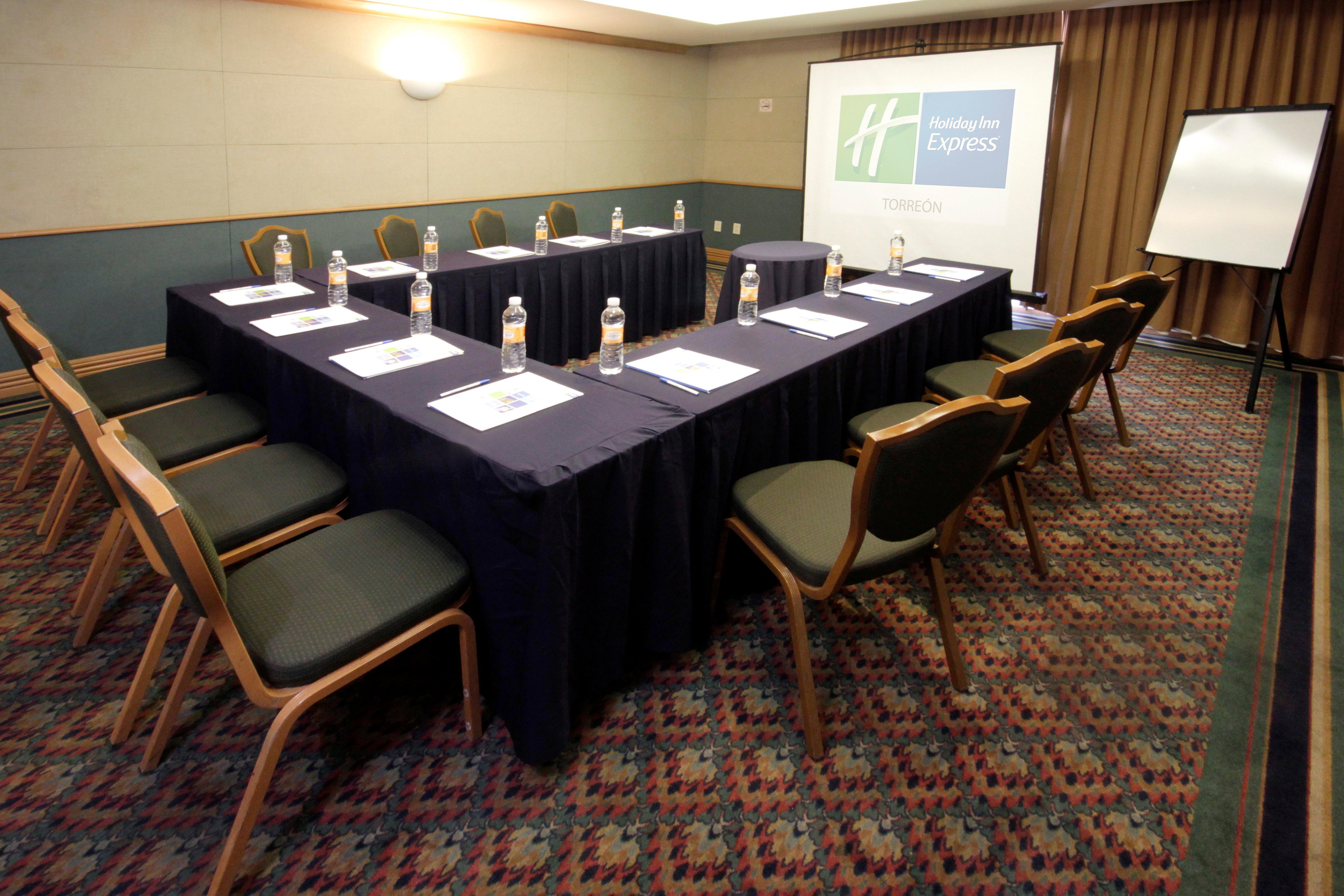 Holiday Inn Express Torreon By Ihg Экстерьер фото