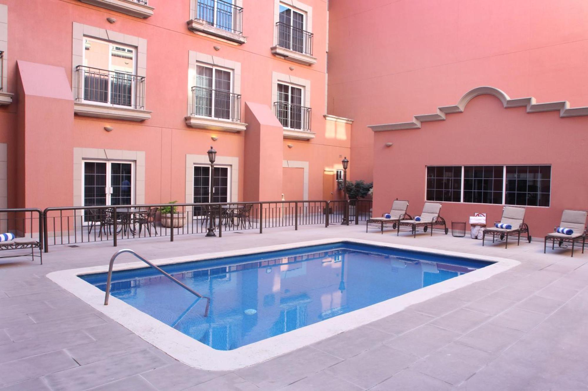 Holiday Inn Express Torreon By Ihg Экстерьер фото
